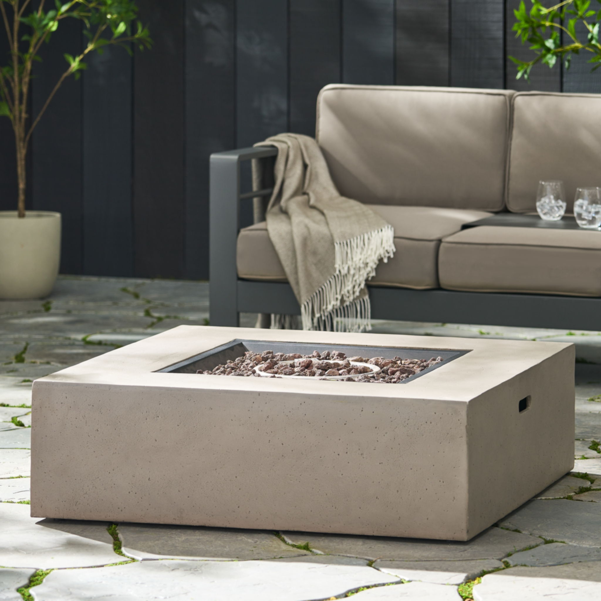 Modern 50, 000 Btu Square Fire Table With Propane Tank
