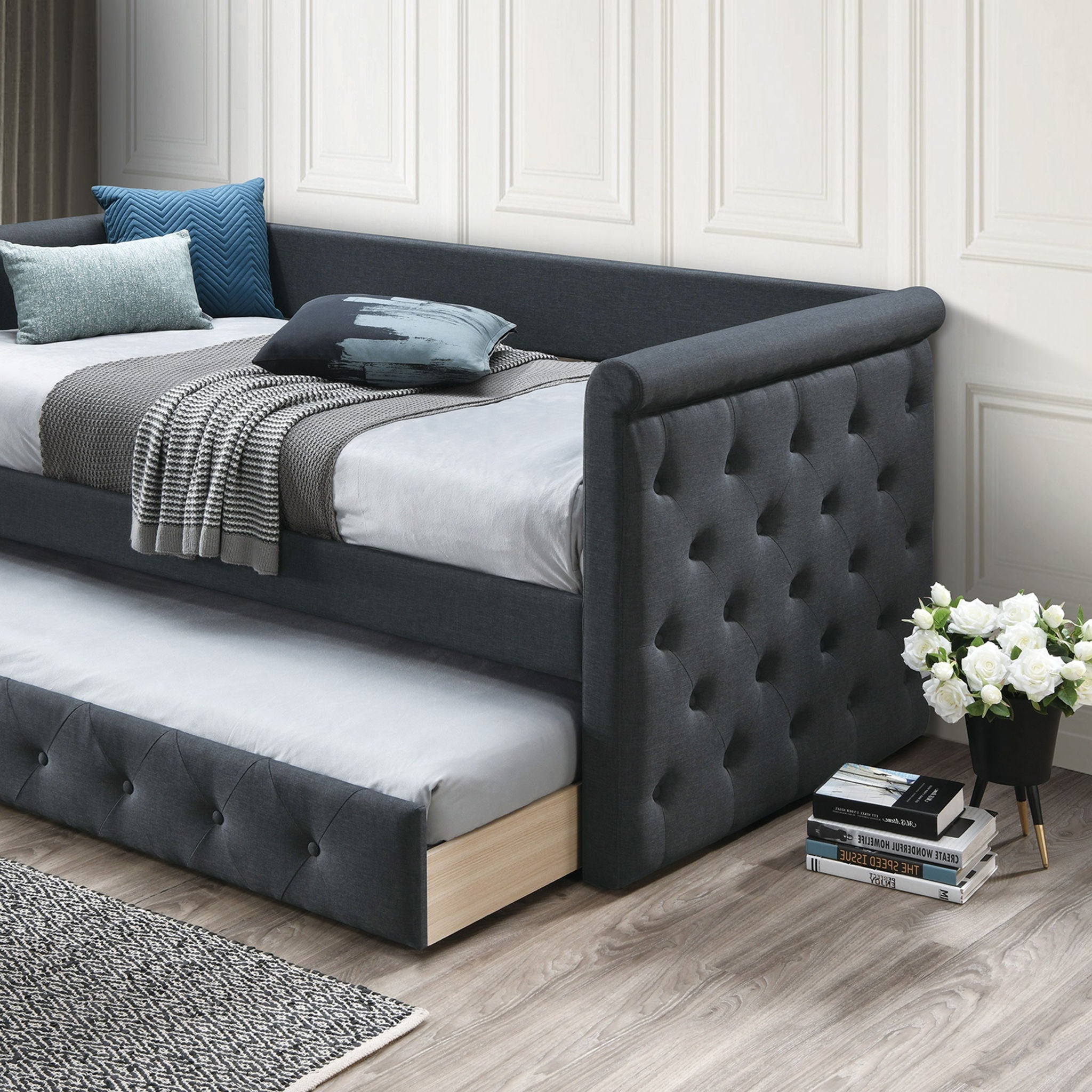 Contemporary Button Tufted Daybed With Slat Trundle