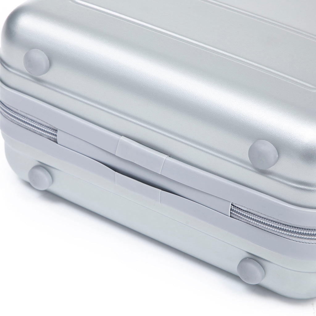 Spinner Luggage Set With Combination Lock