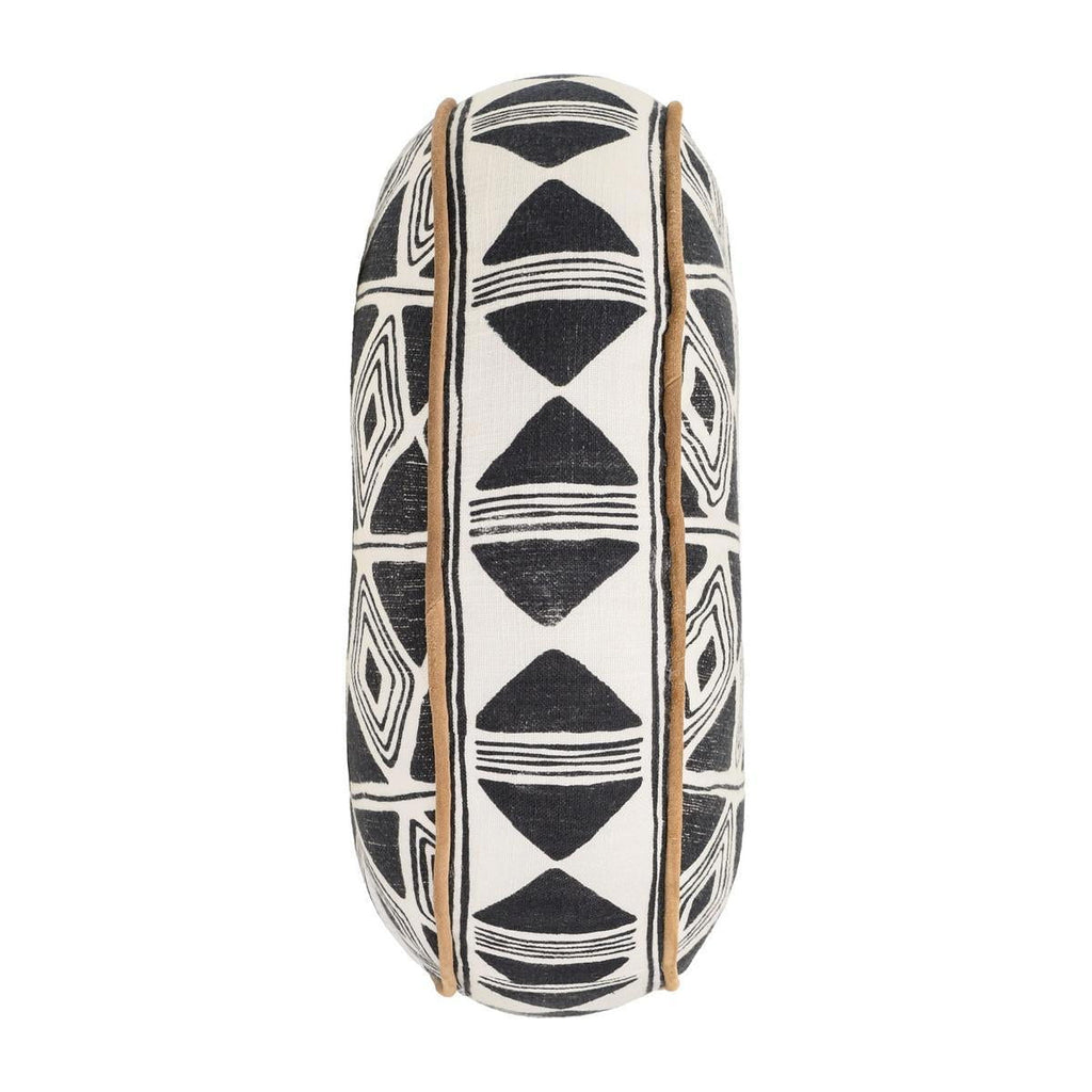 Nubia - 18" Round Pillow - Black / White