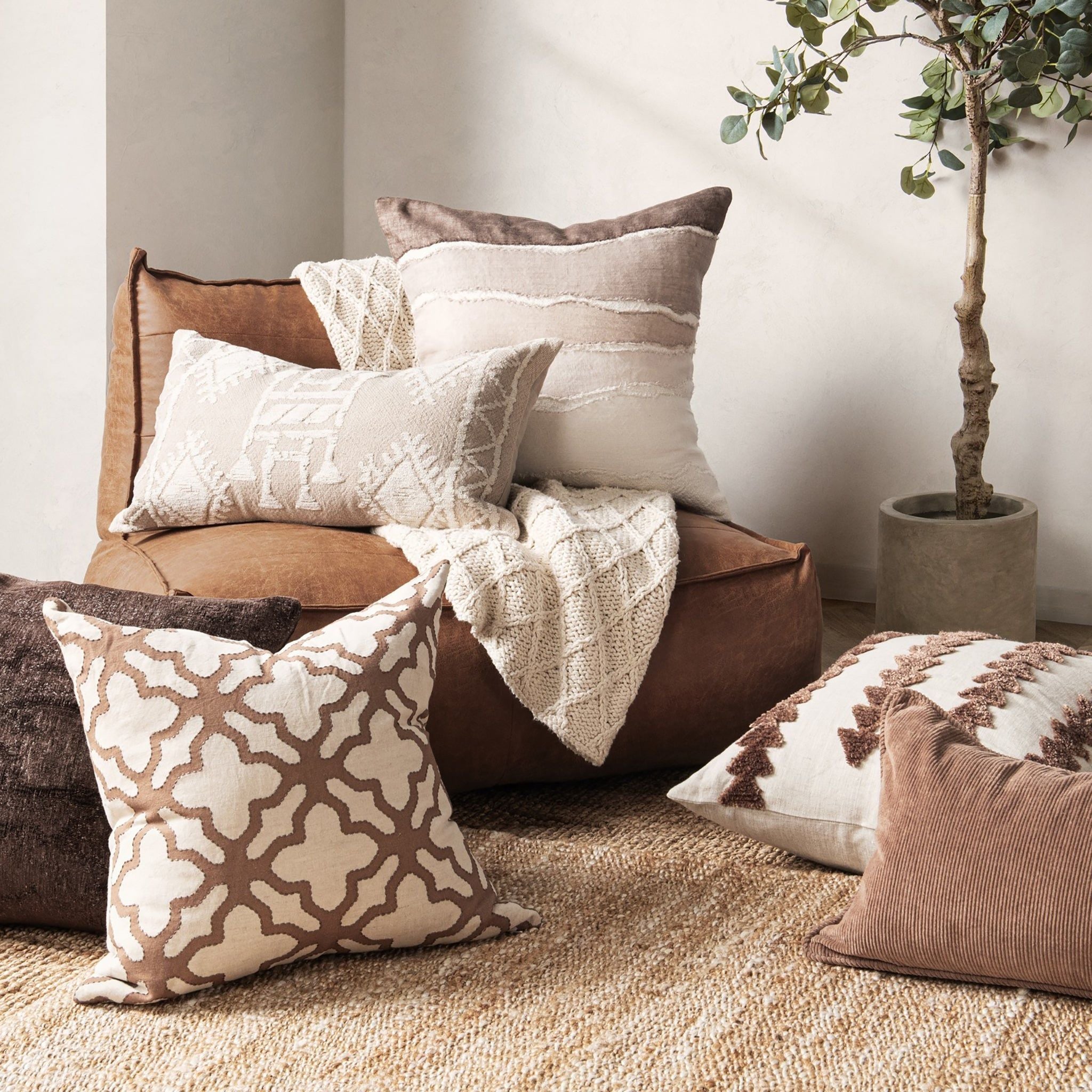 Bikram - 22" x 22" LN Pillow - Ivory / Mocha Cream