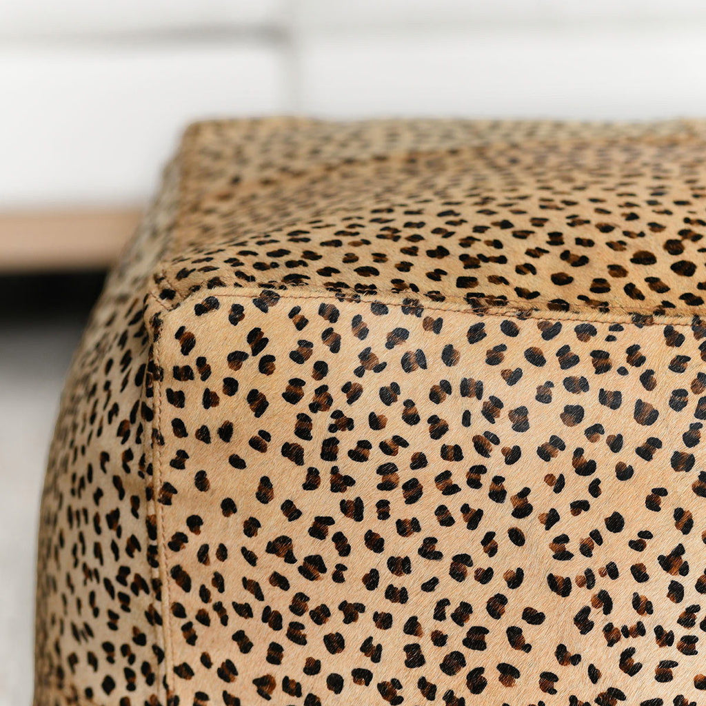 Canada - Hide Pouf