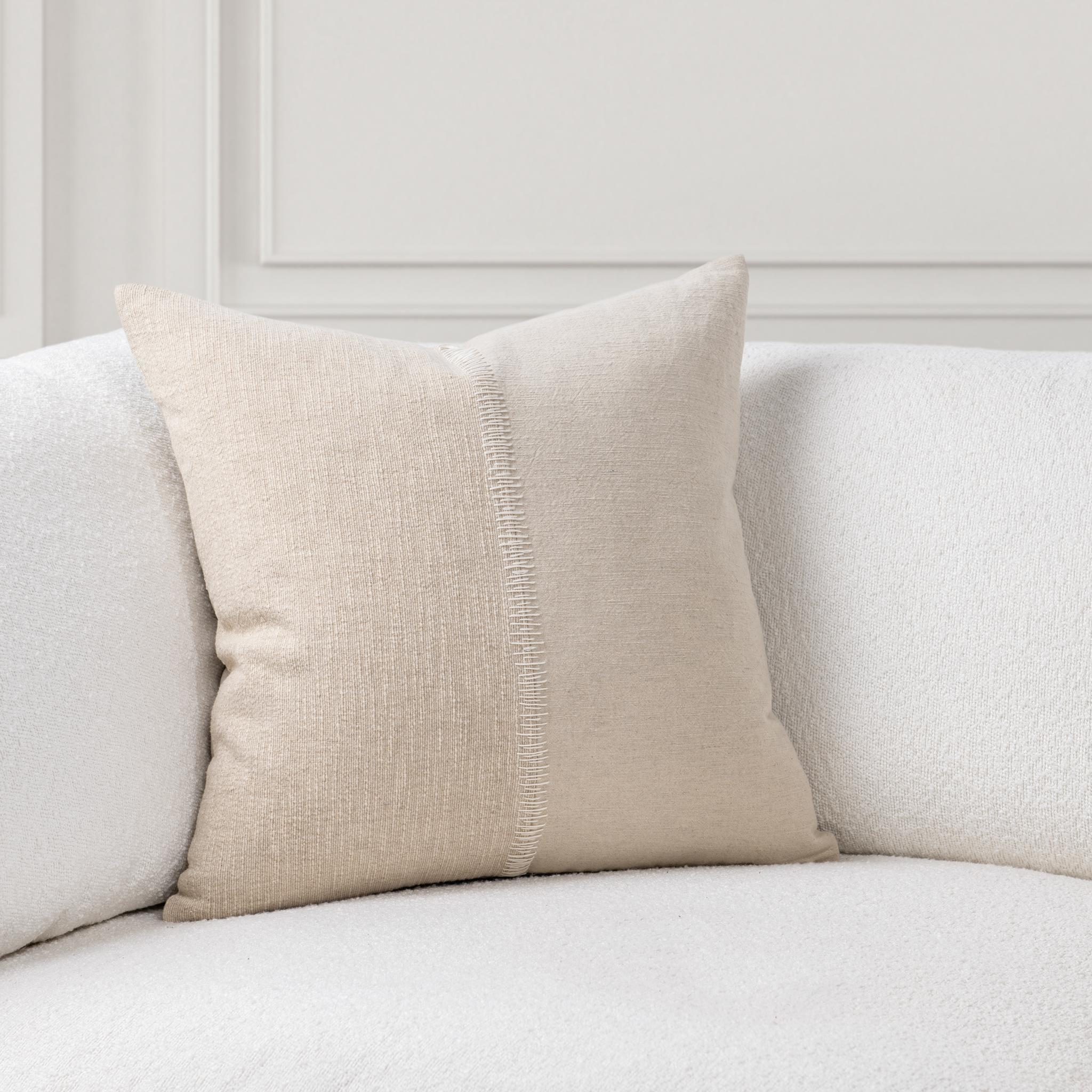 Nisha - 22" x 22" Accent Pillow - Natural / Ivory