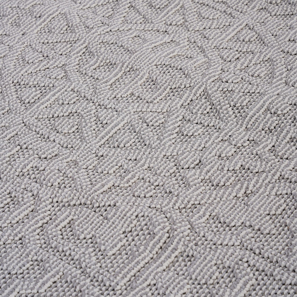 Guros - 8' X 10' Medallion Indoor / Outdoor Area Rug - White / Ivory