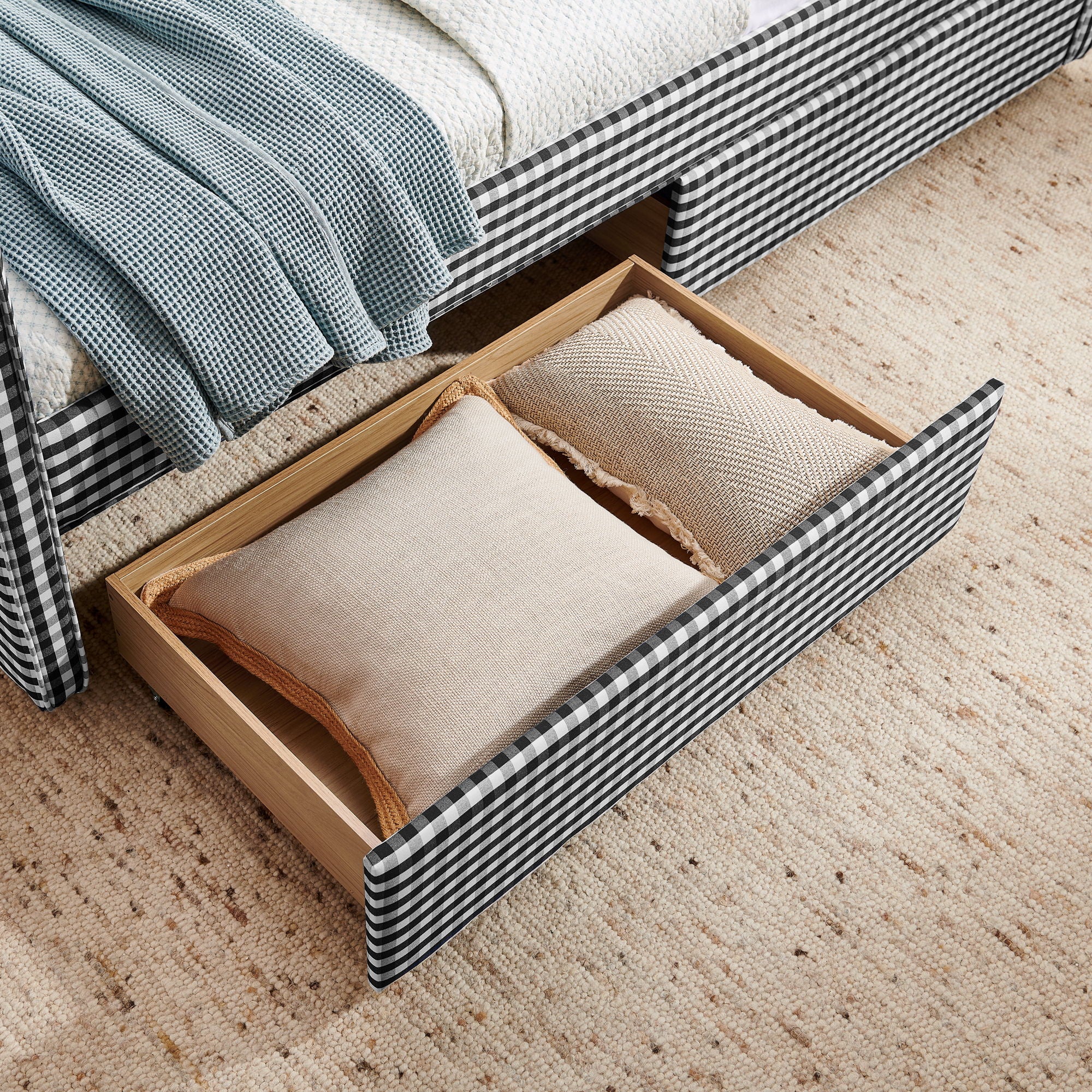 Gingham Daybed With USB Charging Port, Wave-Shaped Design
