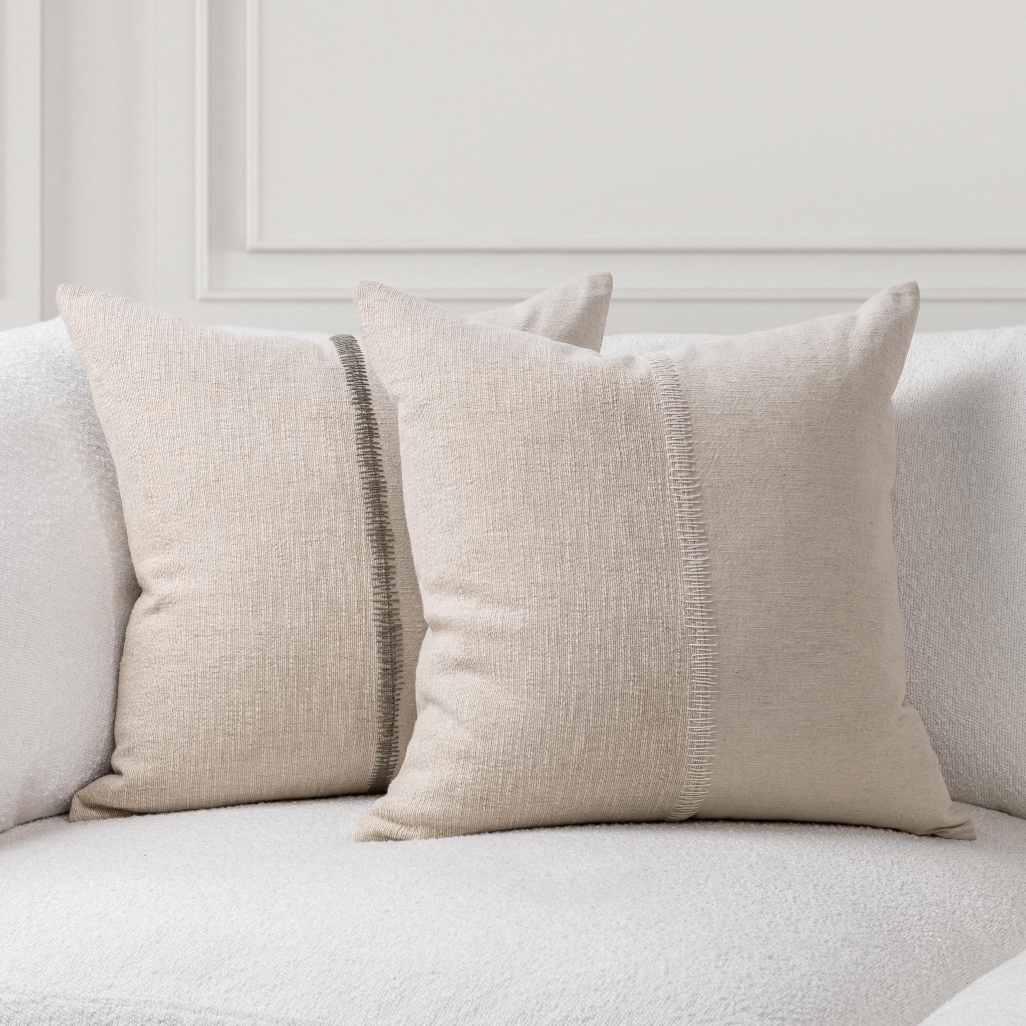 Nisha - 22" x 22" Accent Pillow - Natural / Ivory