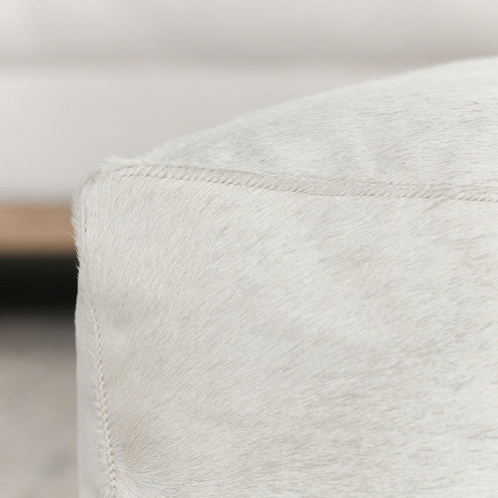 Canada - Hide Pouf