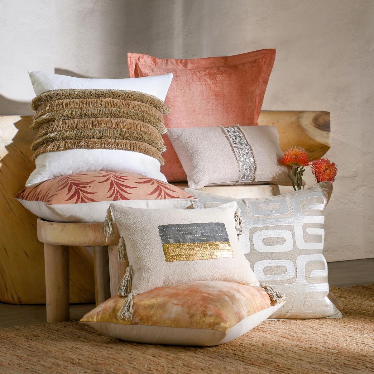 Safi - 22" x 22" Pillow - Ivory / Natural