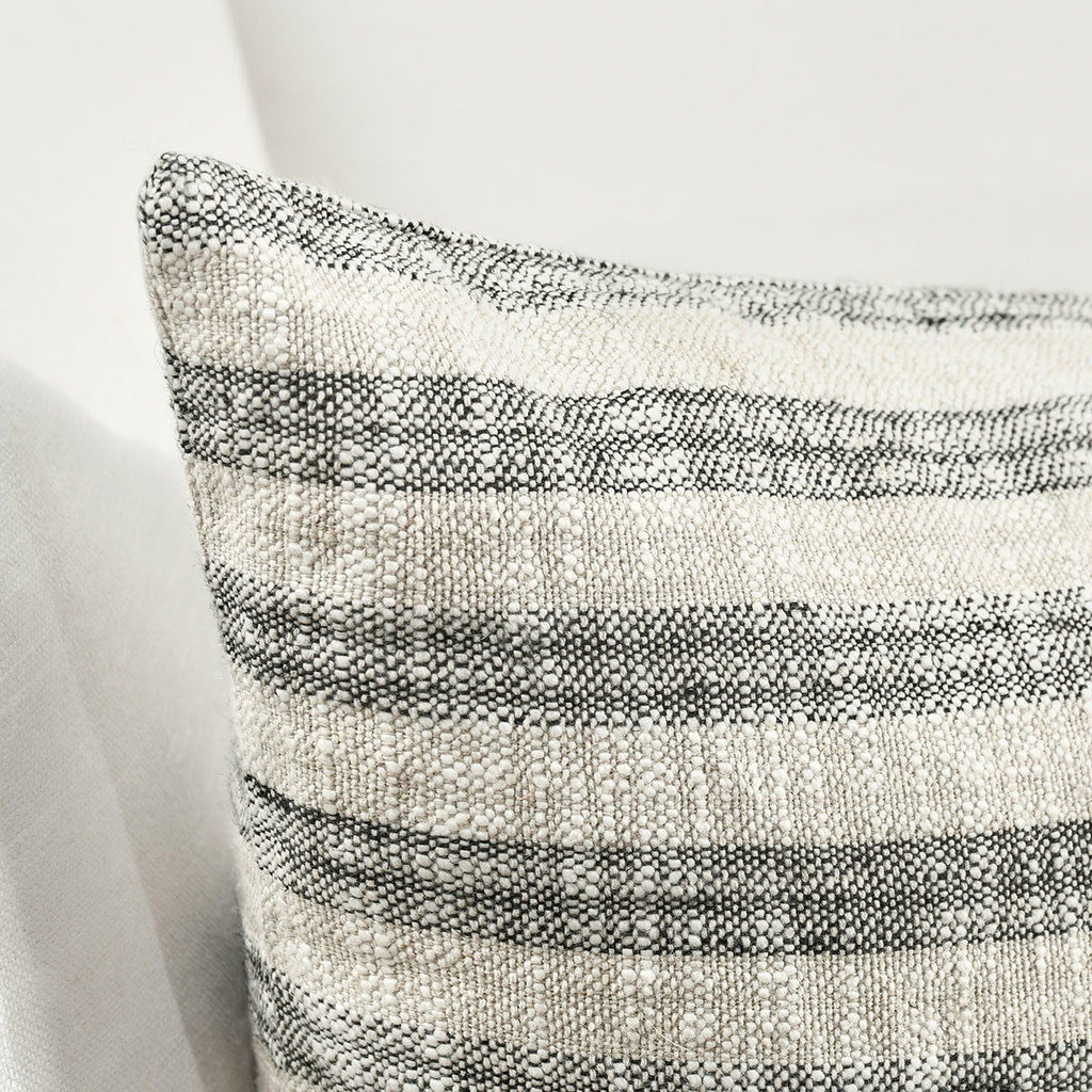 Linna - 24" x 24" Pillow - Natural / Black