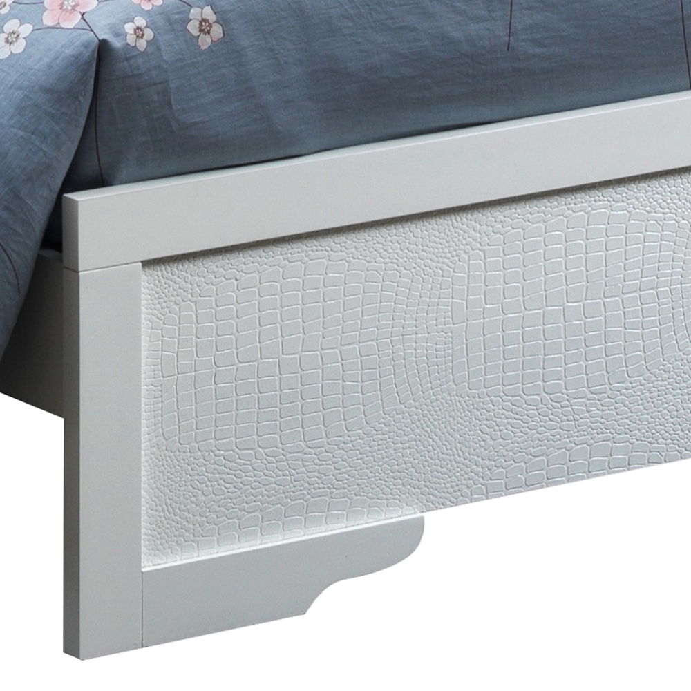 Elegant Queen Bed - Champagne