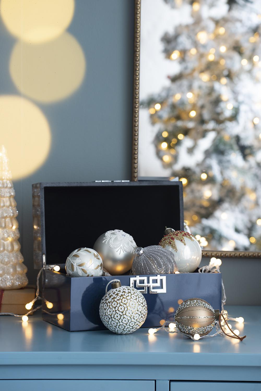 Christmas Ball Ornaments, Decorative Hanging Ball Christmas Tree Ornaments For Holiday Decorations (Set of 6) - White