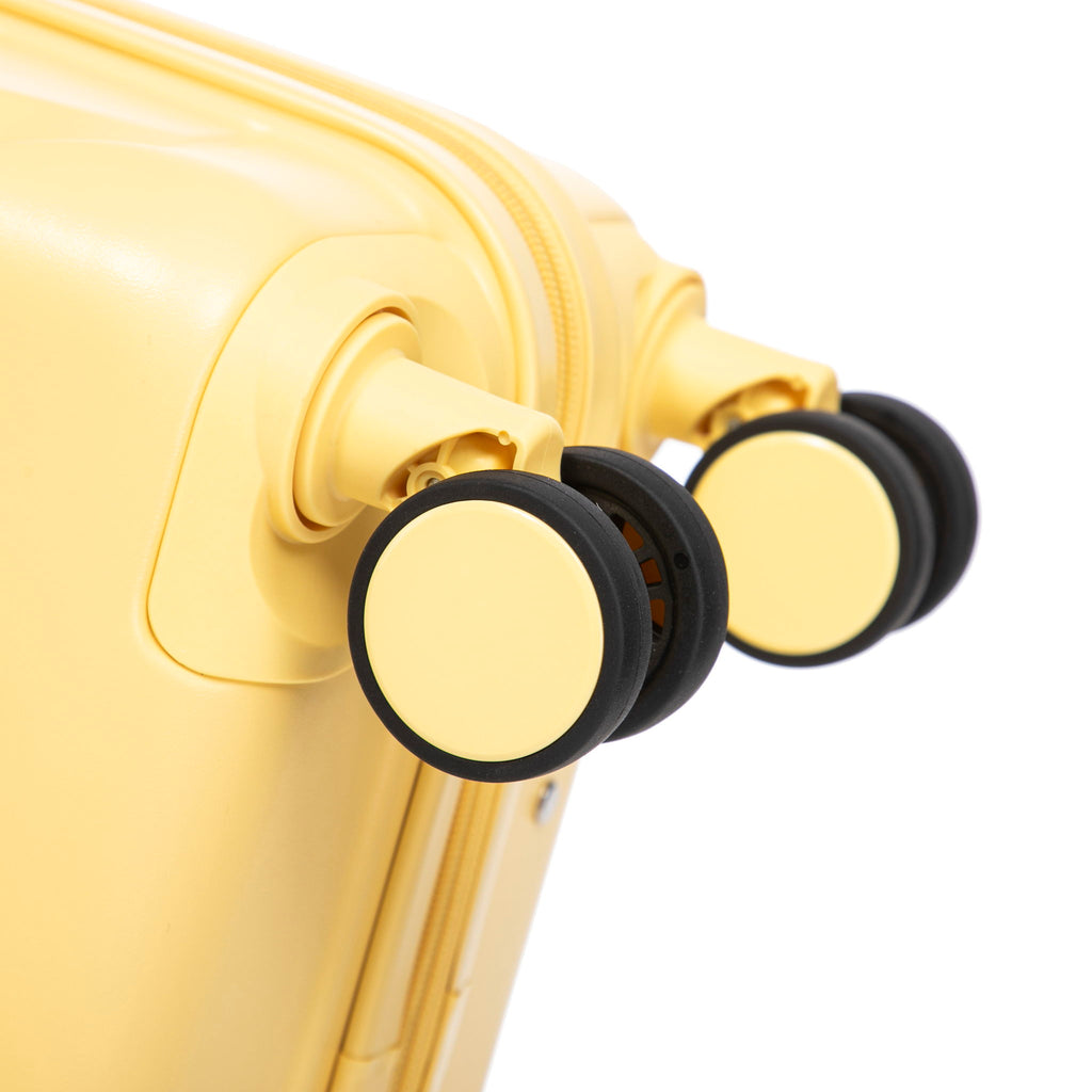 Hard Shell Travel Luggage With Scratch Resistant Surface