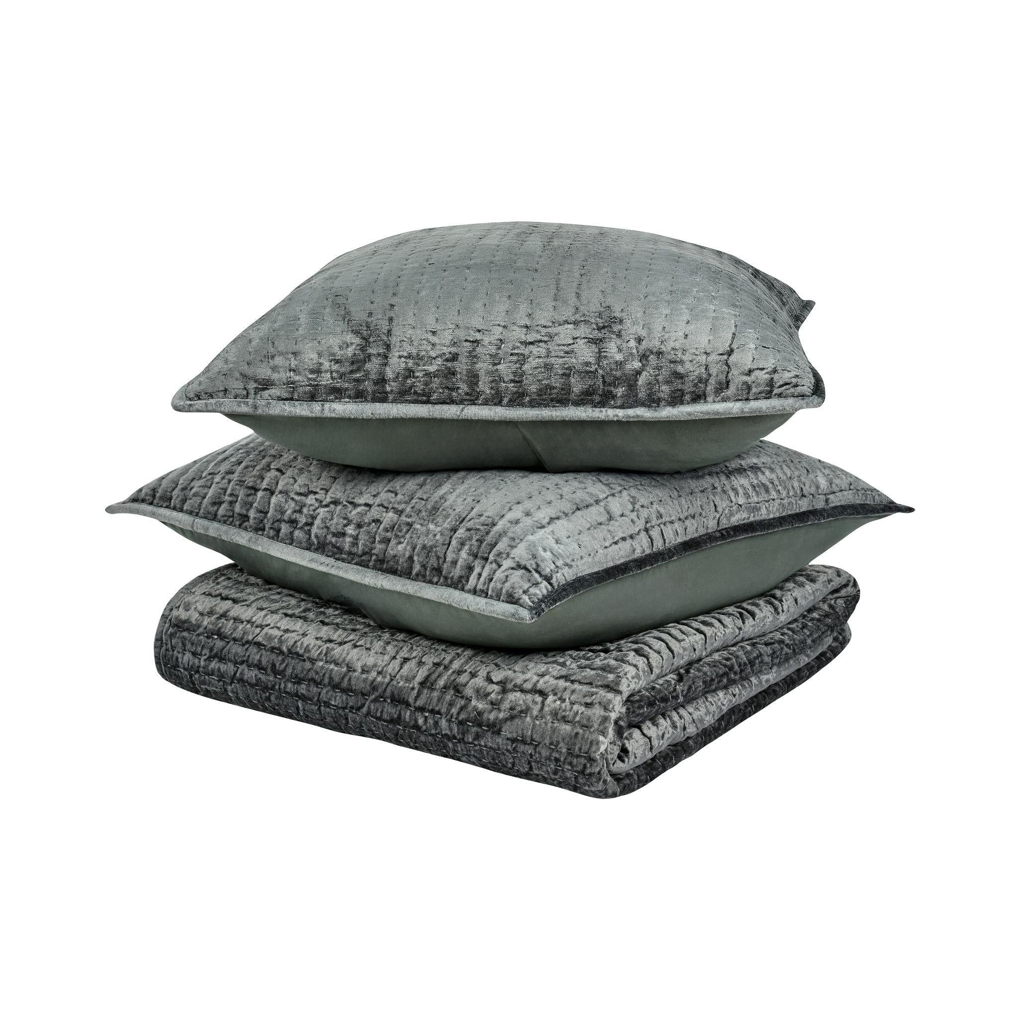 Bari - Velvet Quilt - Bay Green