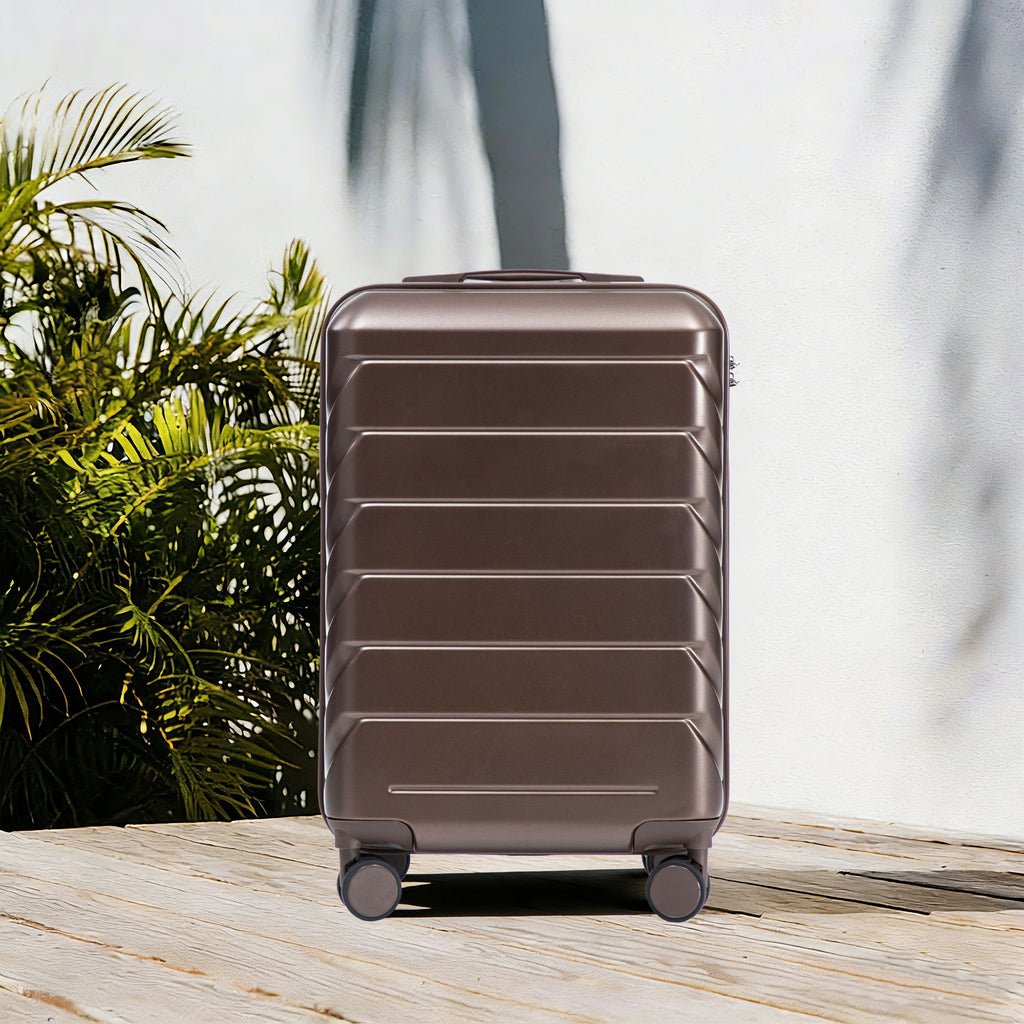 Hard Shell Travel Luggage With Scratch Resistant Surface