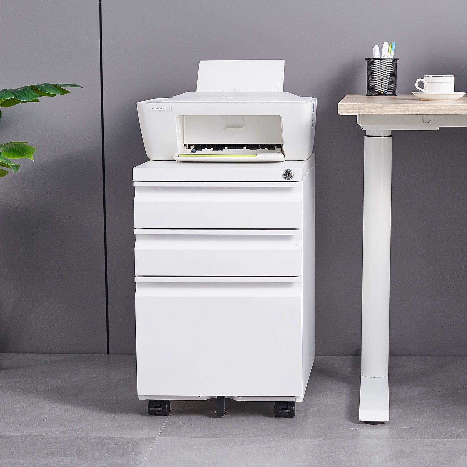 Contemporary 3 Drawer Mobile Filing Cabinet With Lock, Metal Office Storage For Legal / Letter Size