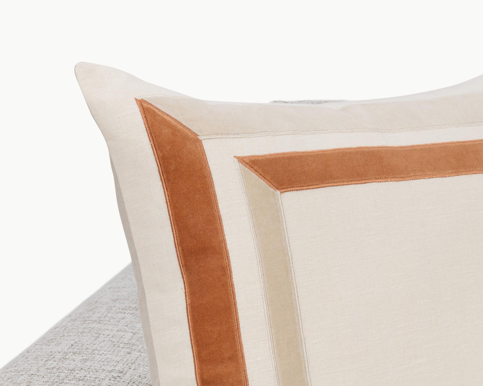 Maybrook - 22" x 22" Pillow - Ivory / Natural