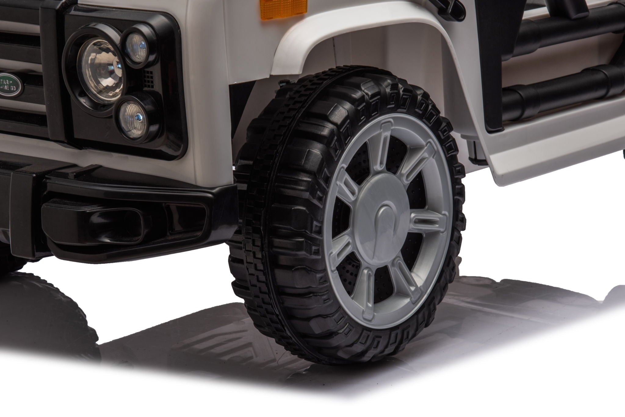 12V7A 30W*2 Four-Wheel Drive Seat One Button Start, Forward And Backward, High And Low Speed, Music, Front Light, Power Display, Two Doors Can Open, 2.4G R / C, Seat Belt Four Wheel Absorber