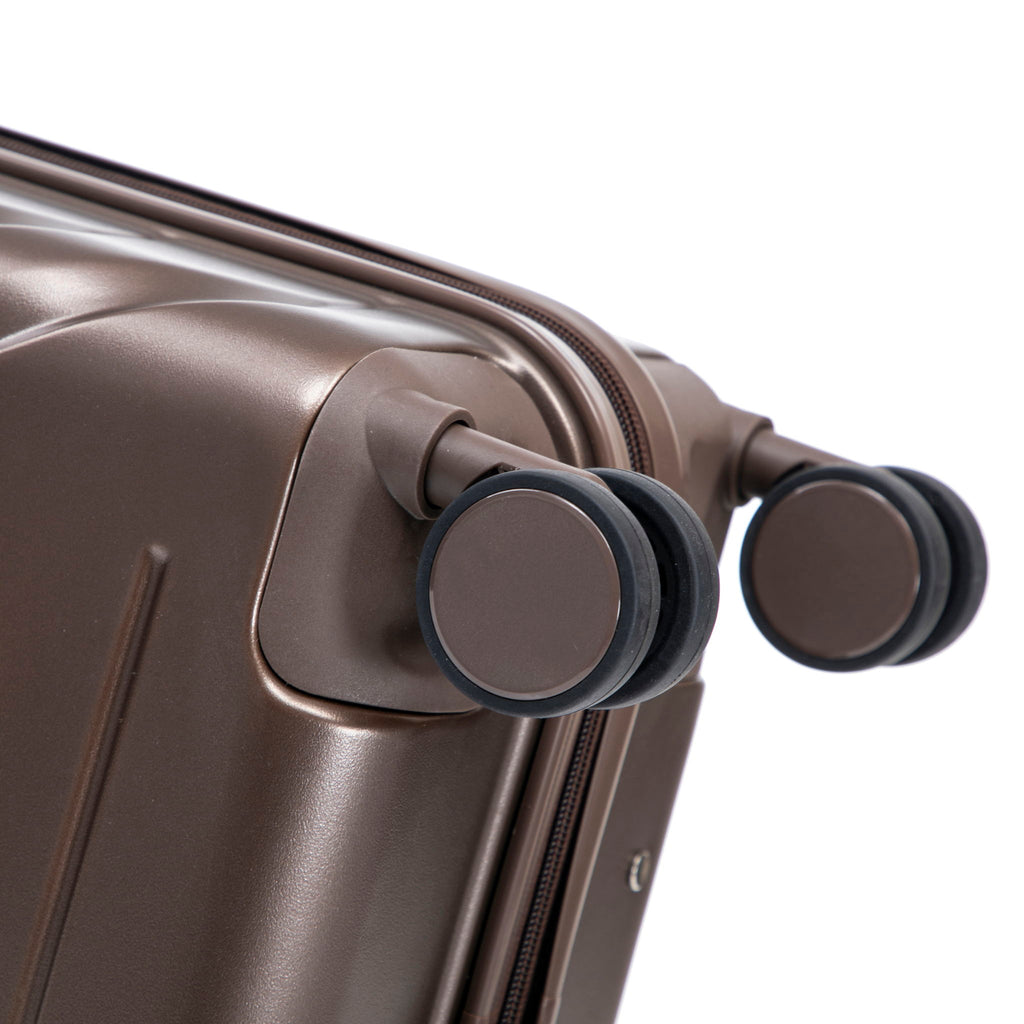 Hard Shell Travel Luggage With Scratch Resistant Surface