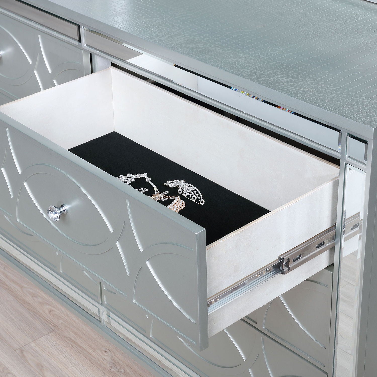 Arabesque - 6 Drawer Dresser With Mirror - Silver