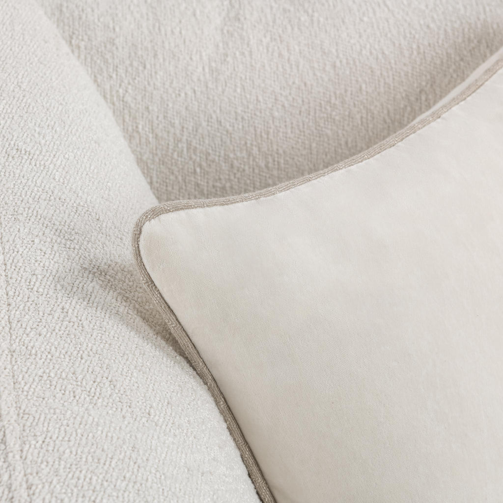 Heirloom Velvet - SLD Pillow - Ivory