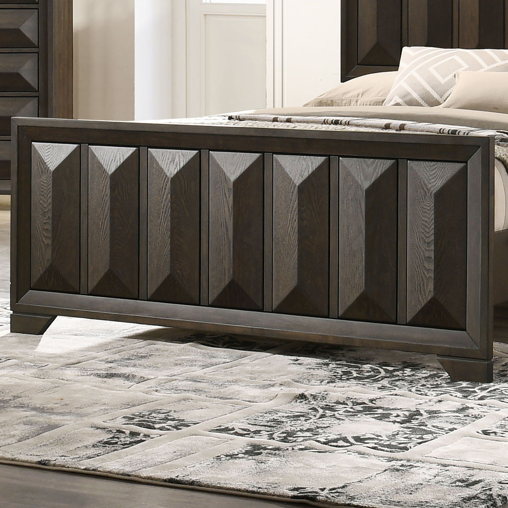 3 Piece Bedroom Set With Faceted Panels Bed And 2 Nightstands