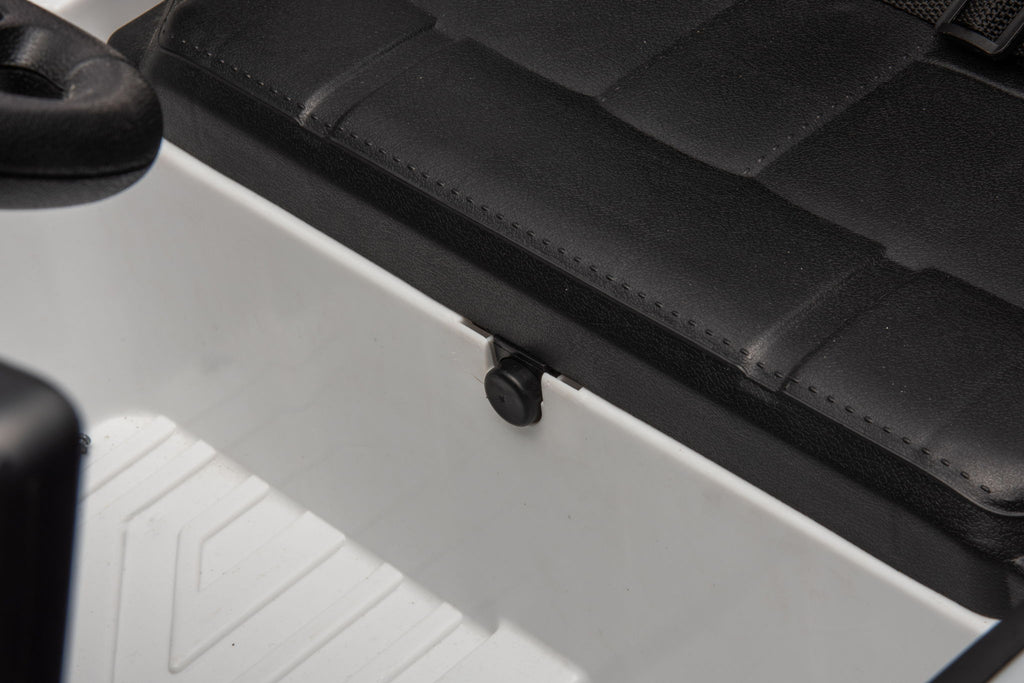 12V7A 30W*2 Four-Wheel Drive Seat One Button Start, Forward And Backward, High And Low Speed, Music, Front Light, Power Display, Two Doors Can Open, 2.4G R / C, Seat Belt Four Wheel Absorber