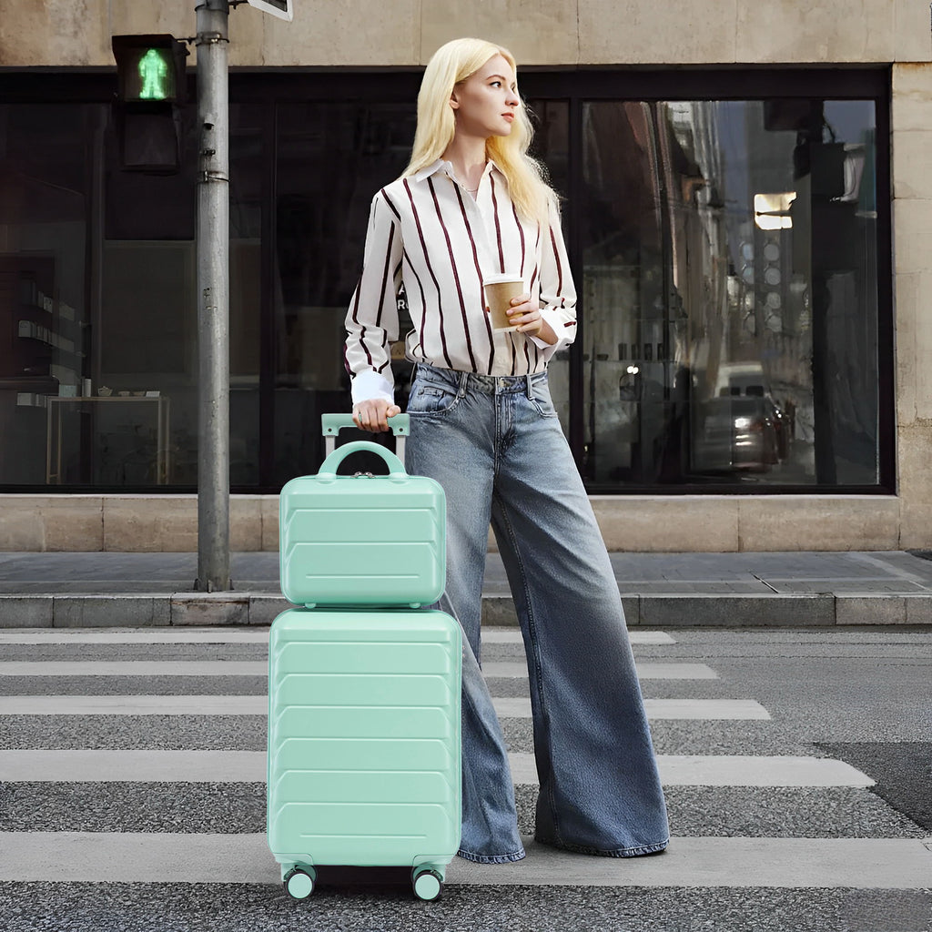 Spinner Luggage Set With Combination Lock
