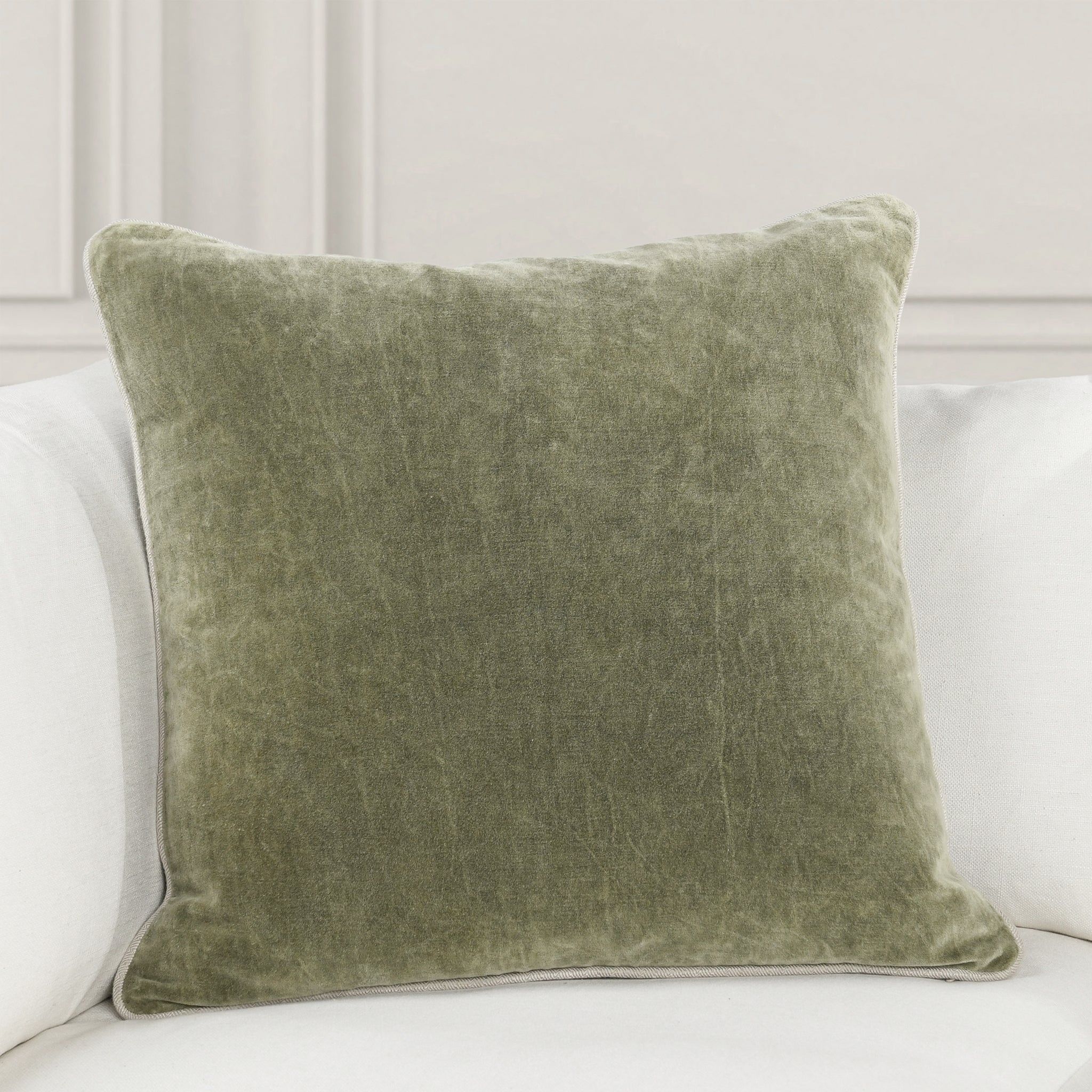 Heirloom Velvet - SLD Pillow - Moss