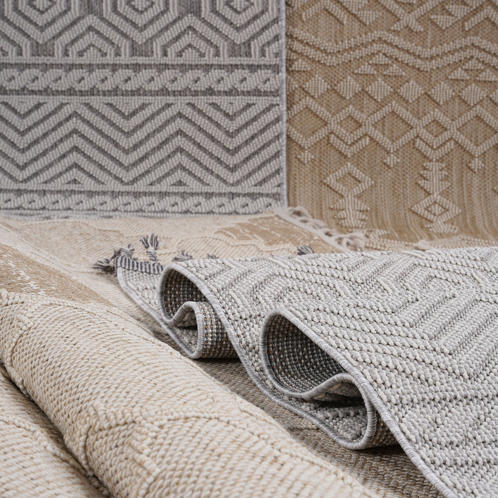 Guros - 8' X 10' Medallion Indoor / Outdoor Area Rug - White / Ivory