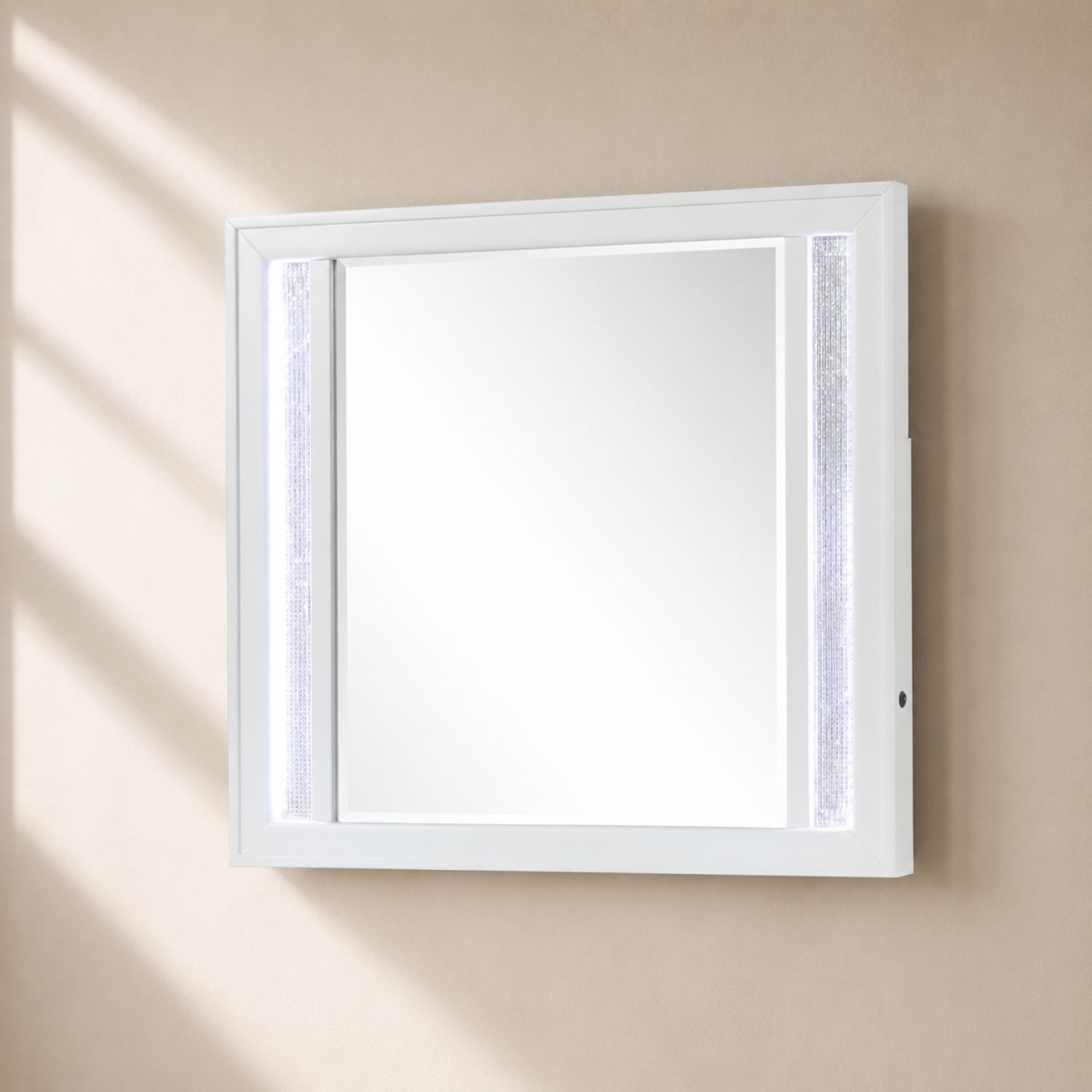 Abigale - Mirror For Dresser Top Made With LED (Includes Only Mirror) - White
