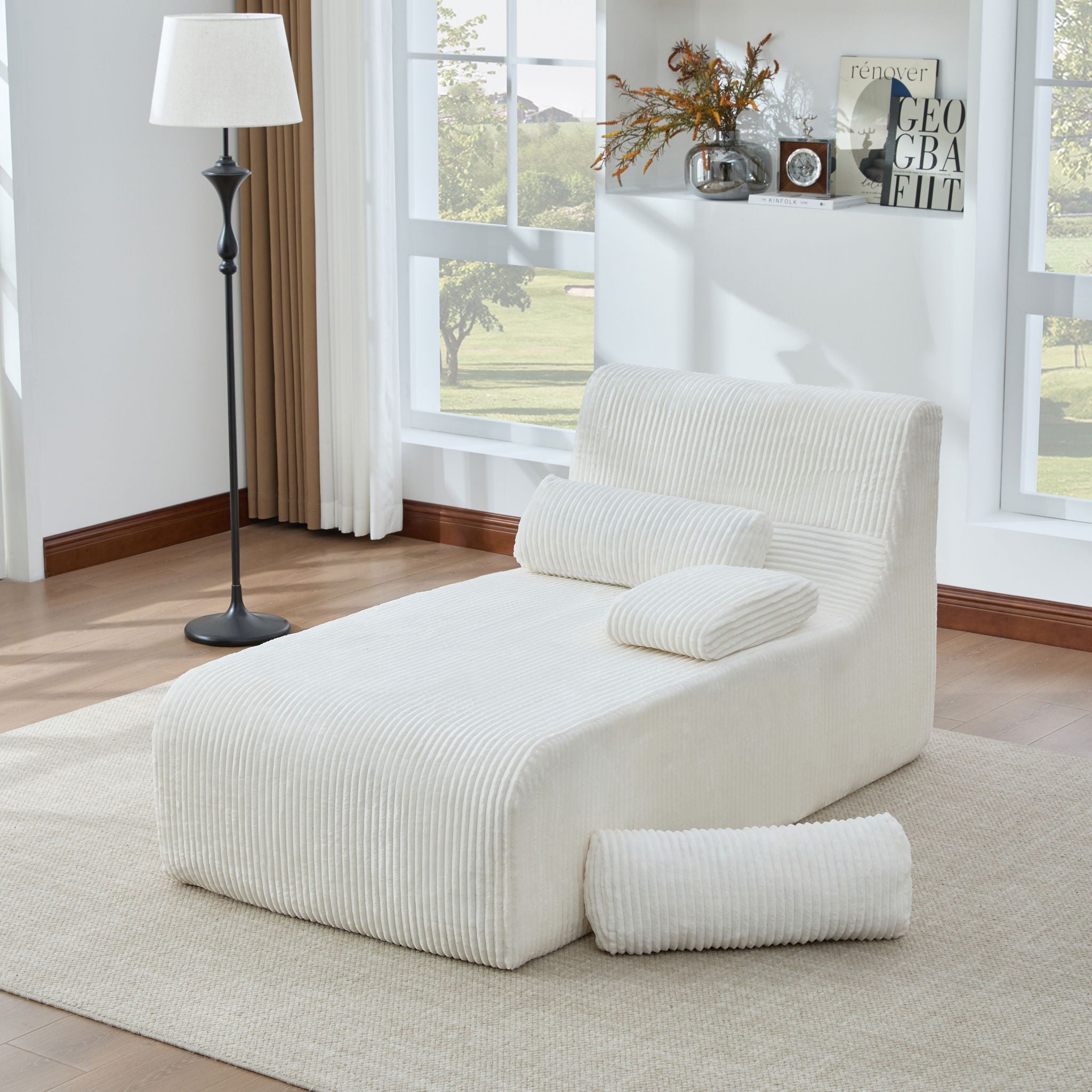 Modern Chaise With Ergonomic Design