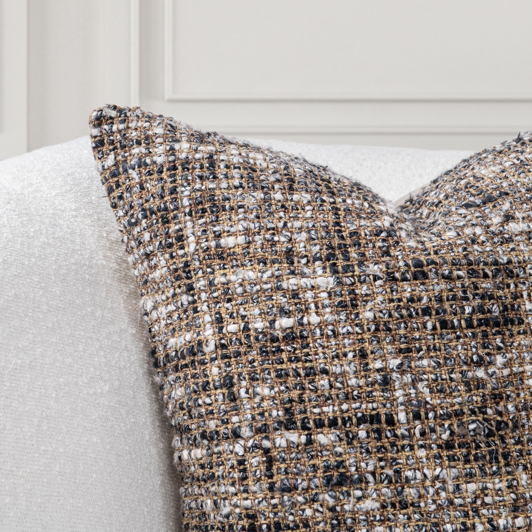 Villa Classics - Porter 22" x 22" Accent Pillow - Black / Ivory