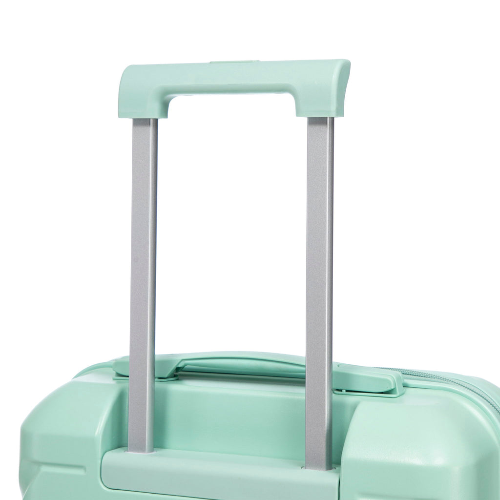 Hard Shell Travel Luggage With Scratch Resistant Surface