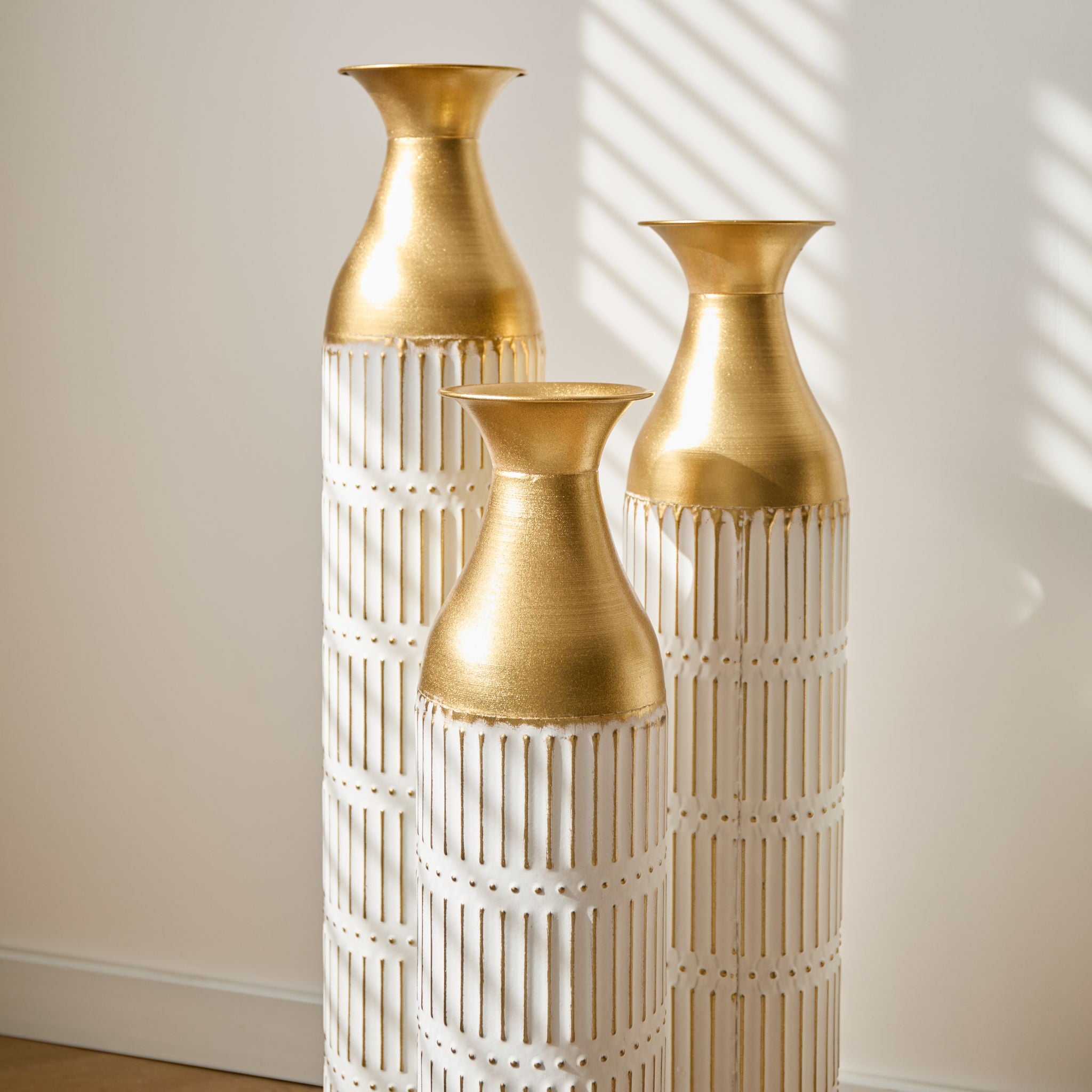 Floor Metal Vases Decorated White Metal Vases (Set of 3) Gorgeous Home Decoration Large Glazed Metal Vases - White