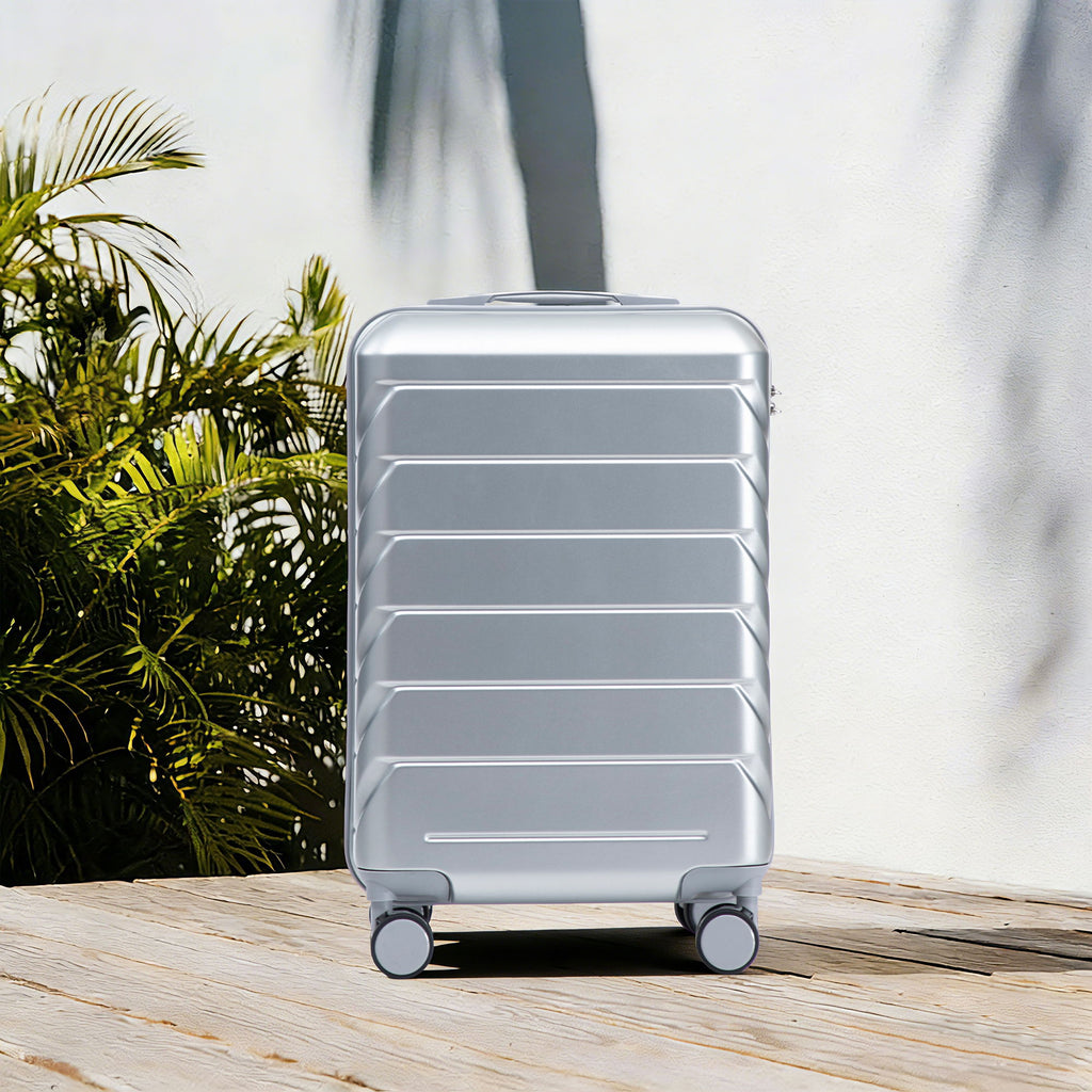 Hard Shell Travel Luggage With Scratch Resistant Surface